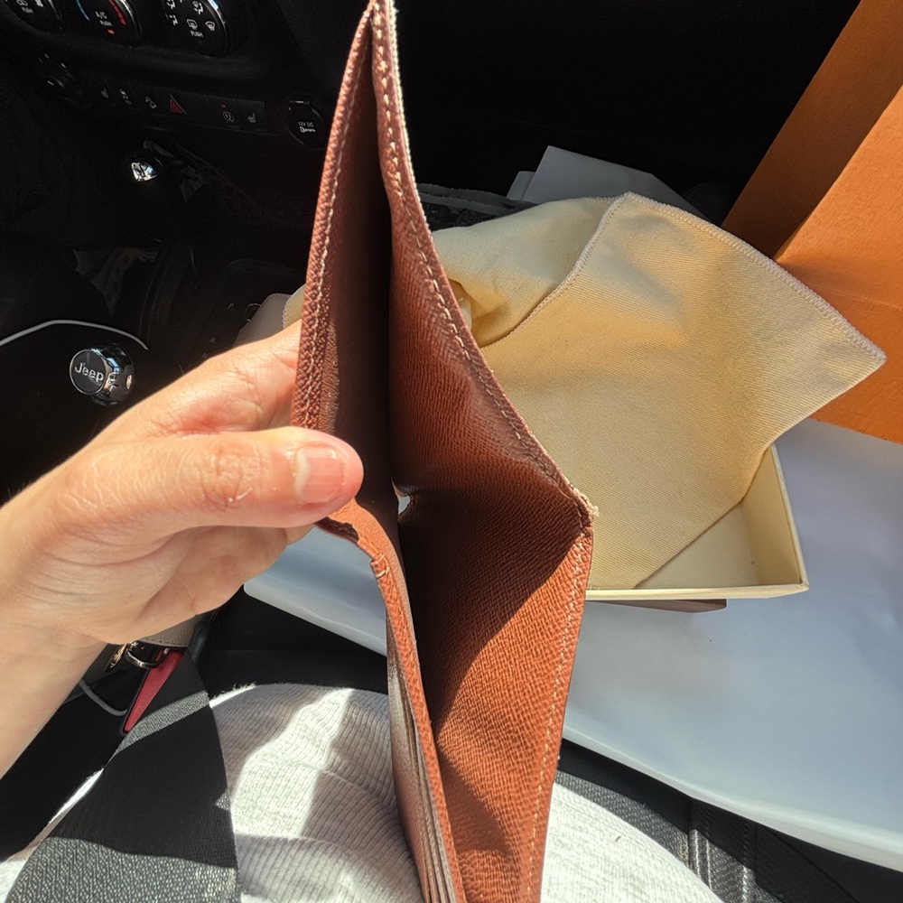 Authentic Louis Vuitton Brown Monogram Card Holder For men’s - Picture 5 of 7